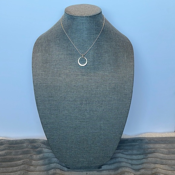 Circle Pendant Necklace - Picture 5 of 5